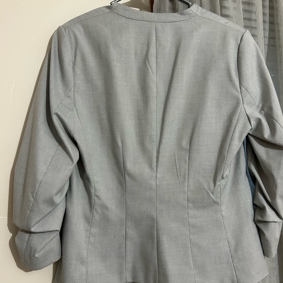 gray blazer - Picture 3 of 4